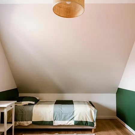 Surtain Surf House *